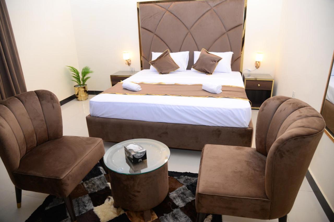Go Room Hotel Lahore Exterior foto