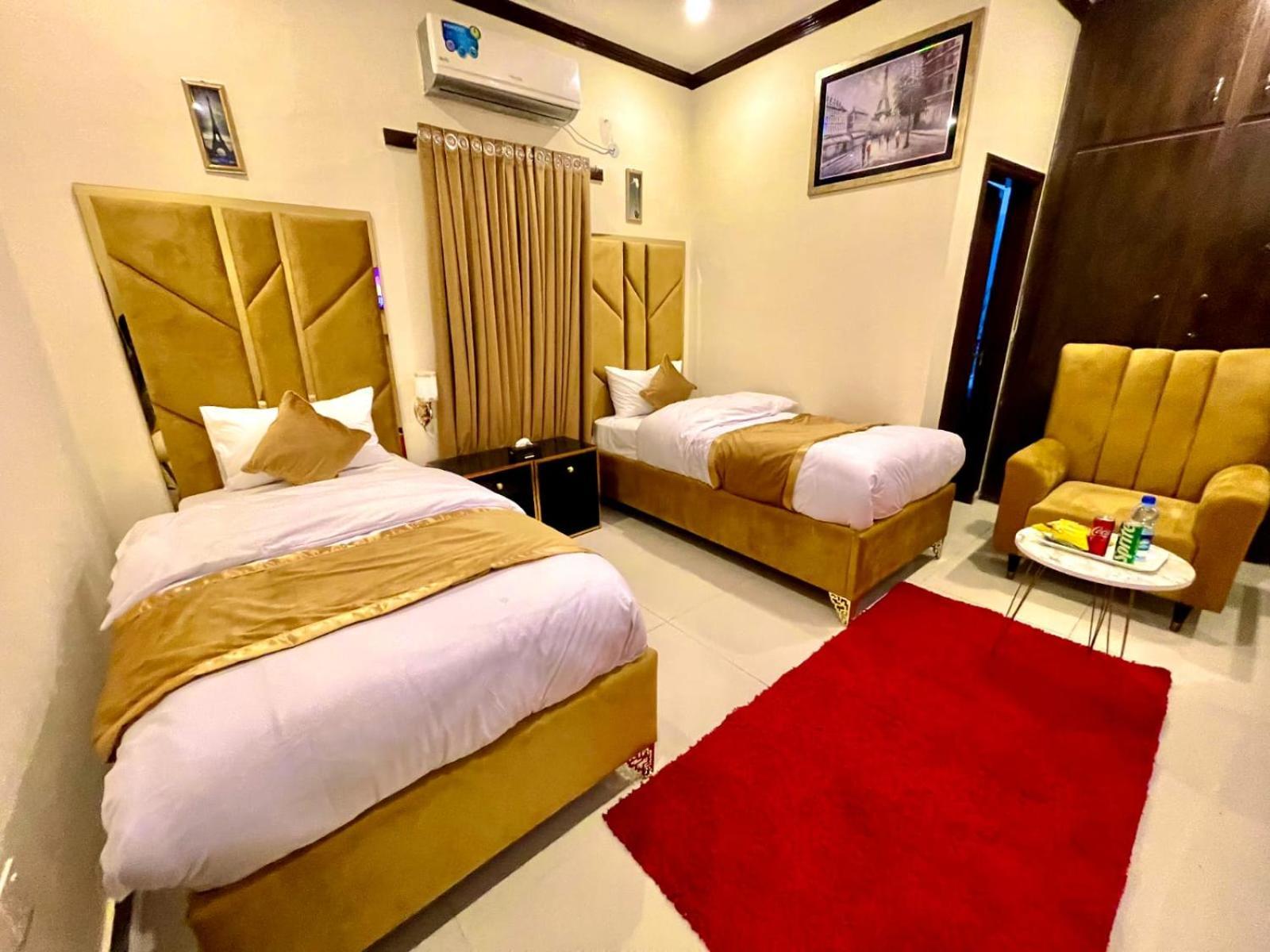 Go Room Hotel Lahore Exterior foto