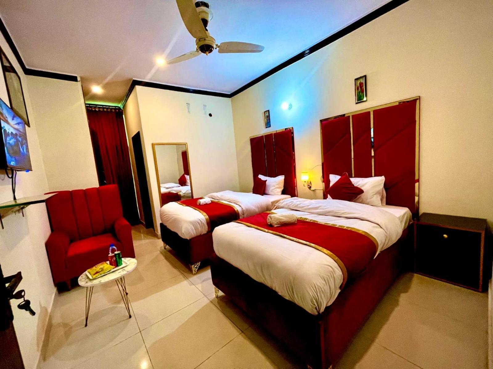Go Room Hotel Lahore Exterior foto