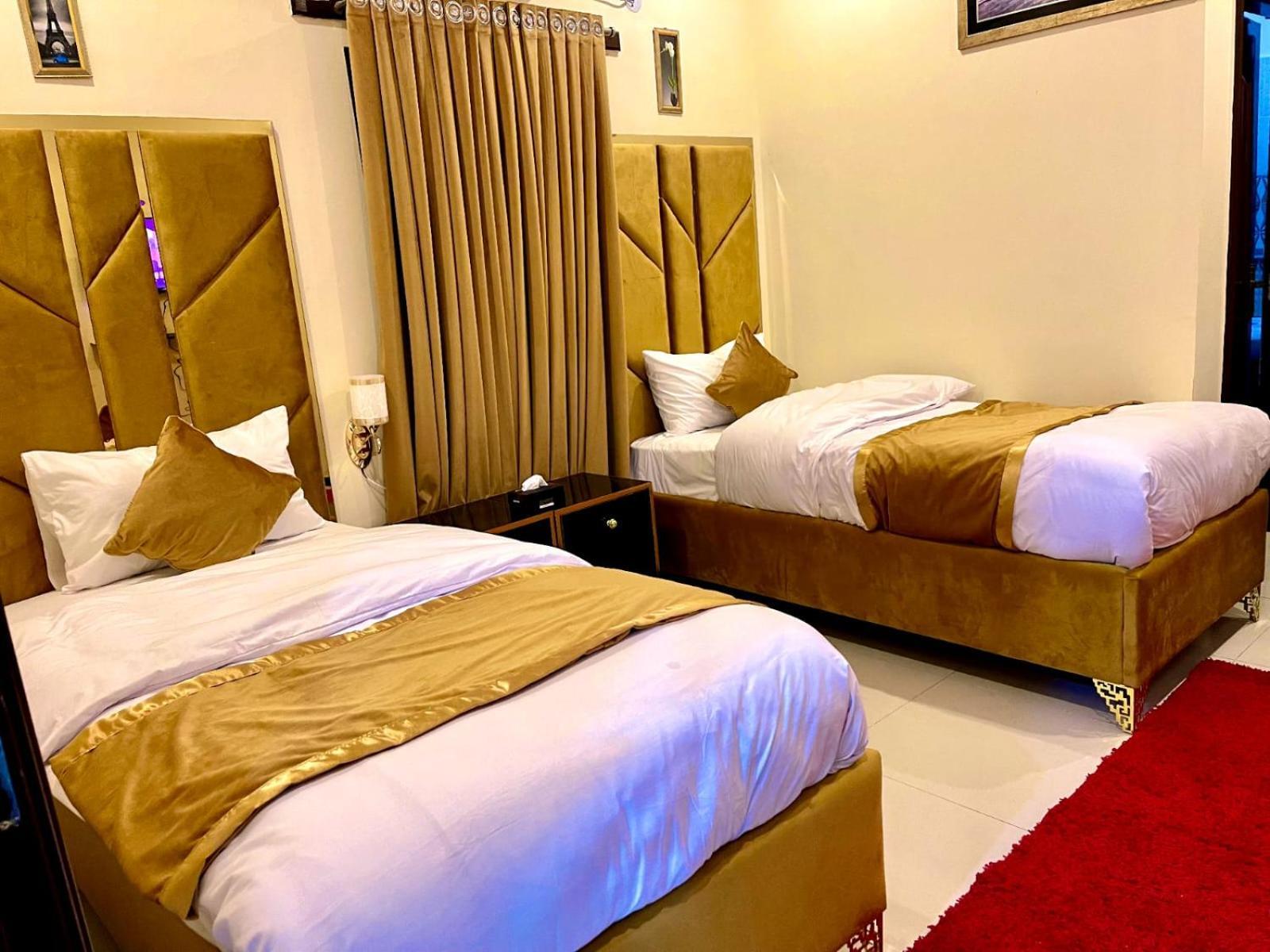 Go Room Hotel Lahore Exterior foto