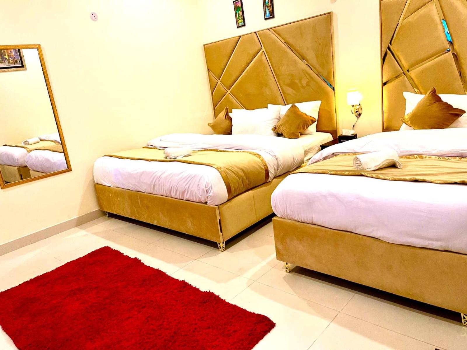 Go Room Hotel Lahore Exterior foto