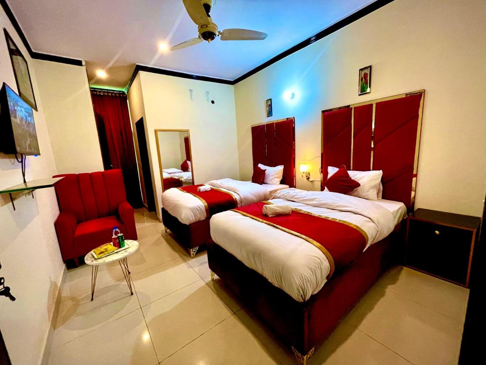 Go Room Hotel Lahore Exterior foto