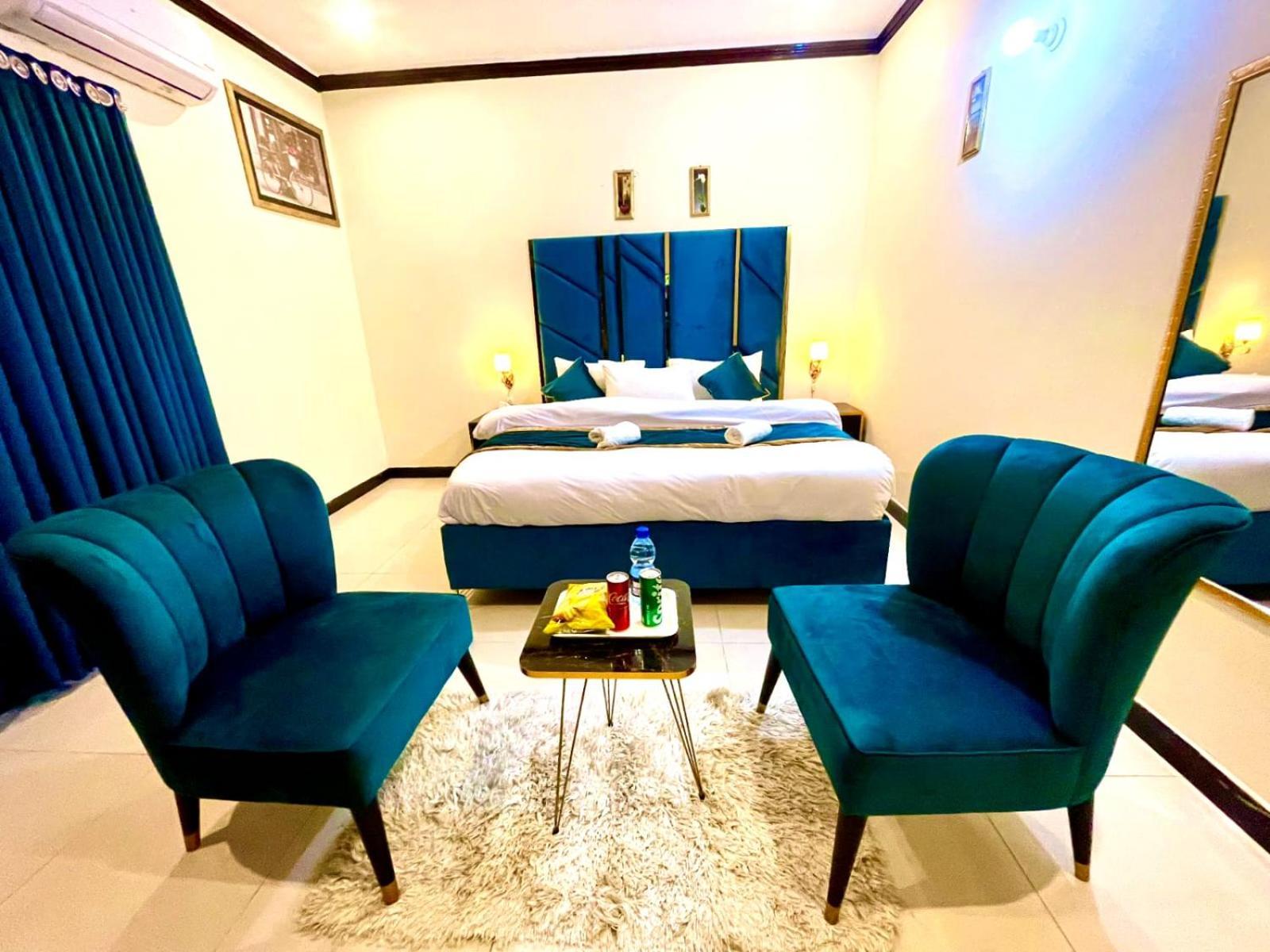 Go Room Hotel Lahore Exterior foto