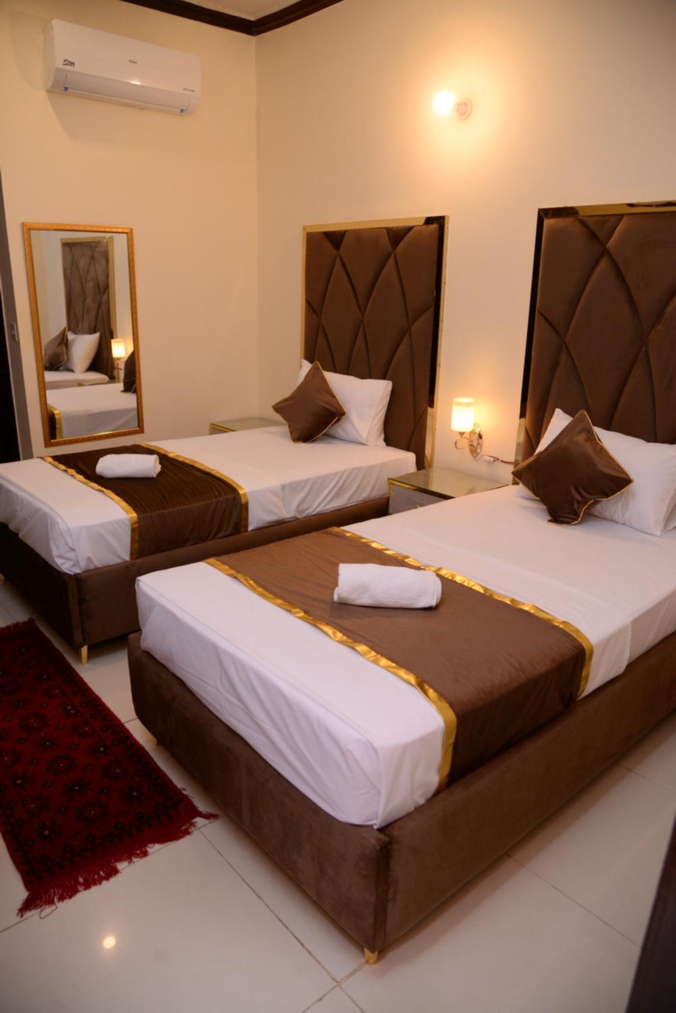 Go Room Hotel Lahore Exterior foto