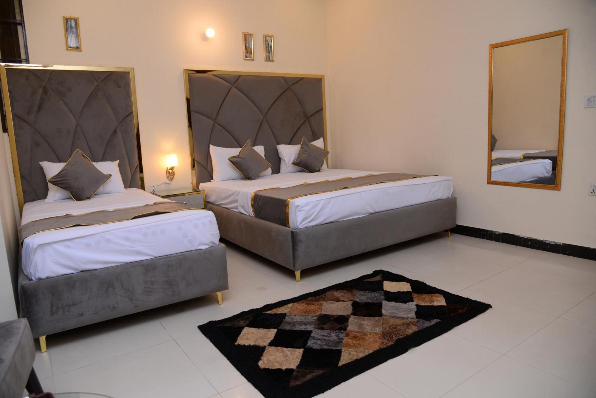 Go Room Hotel Lahore Exterior foto