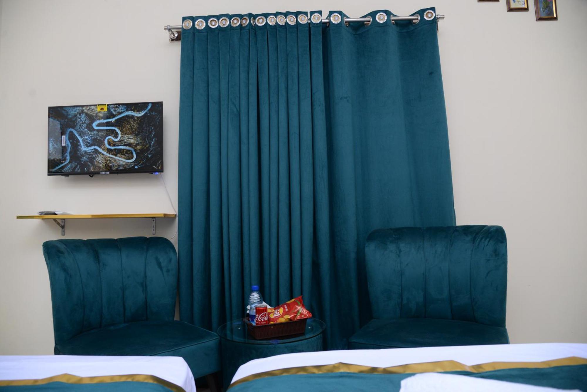 Go Room Hotel Lahore Exterior foto