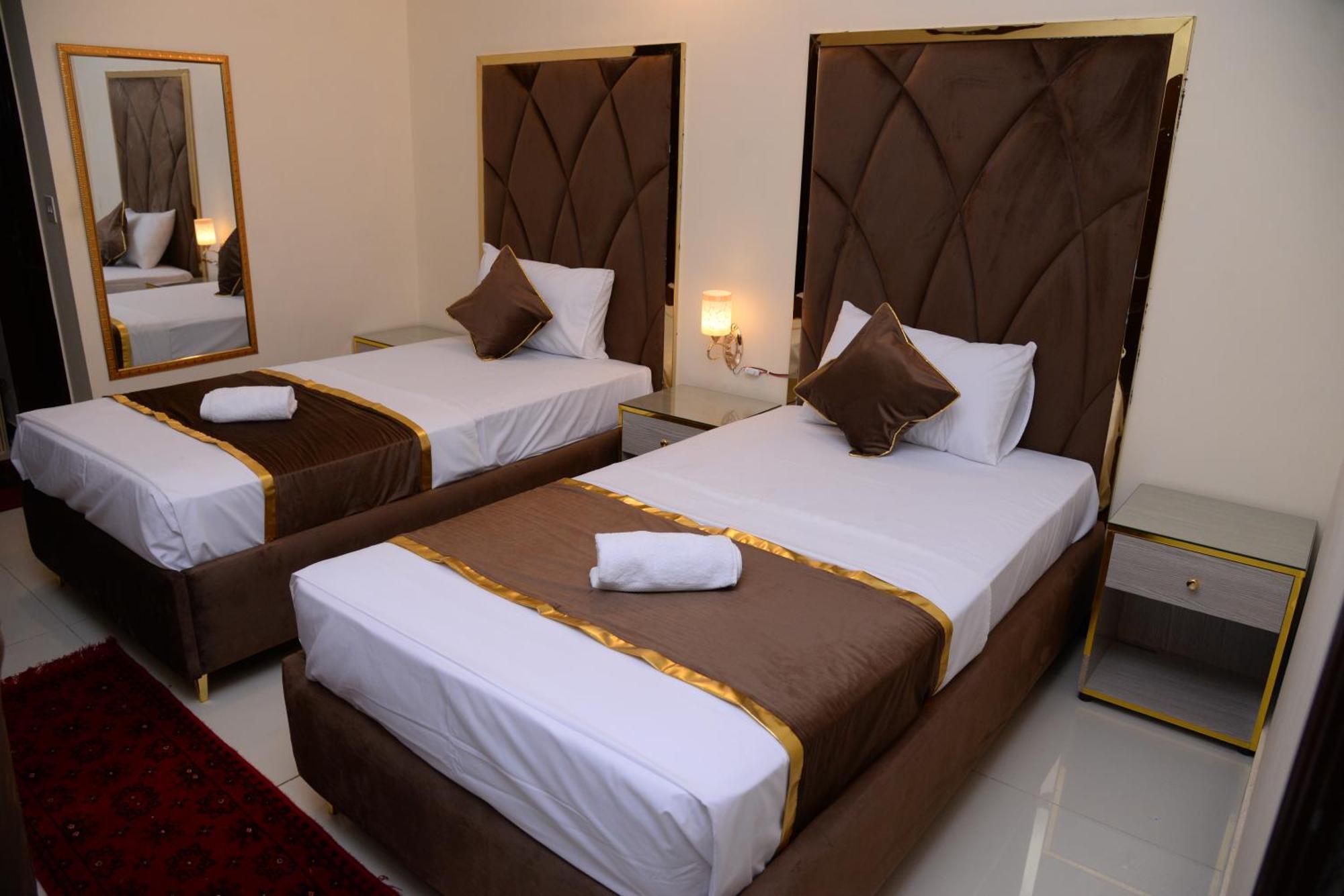 Go Room Hotel Lahore Exterior foto