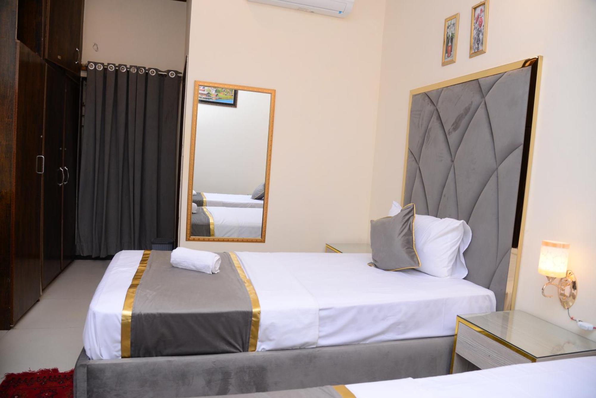 Go Room Hotel Lahore Exterior foto