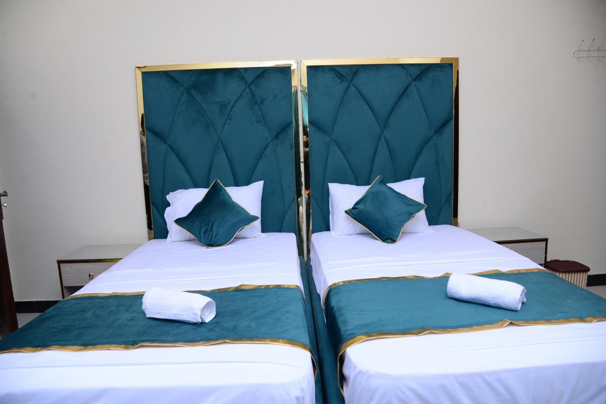 Go Room Hotel Lahore Exterior foto