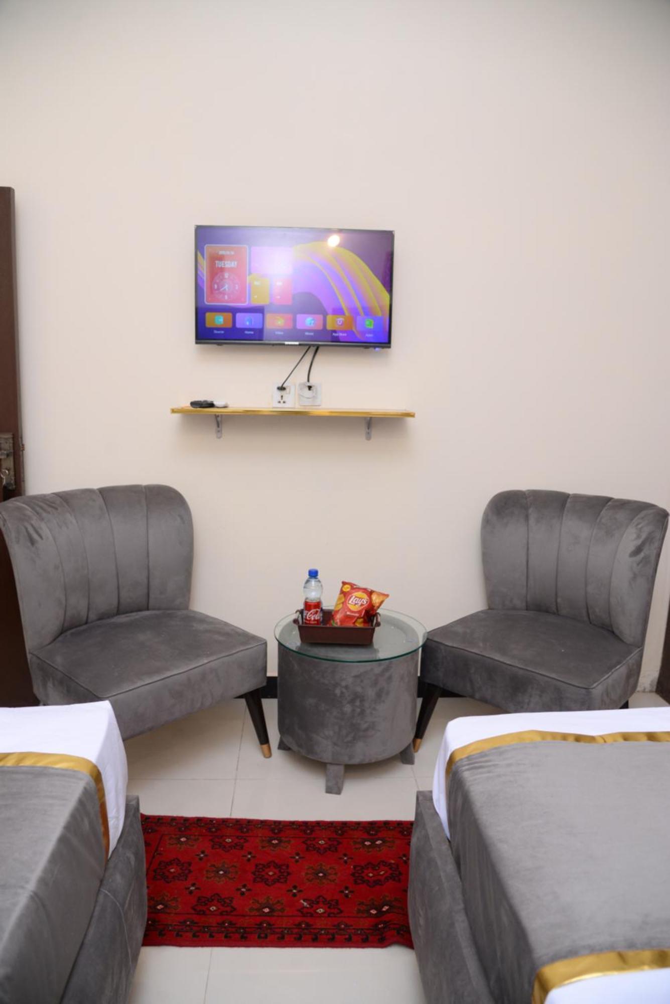 Go Room Hotel Lahore Exterior foto