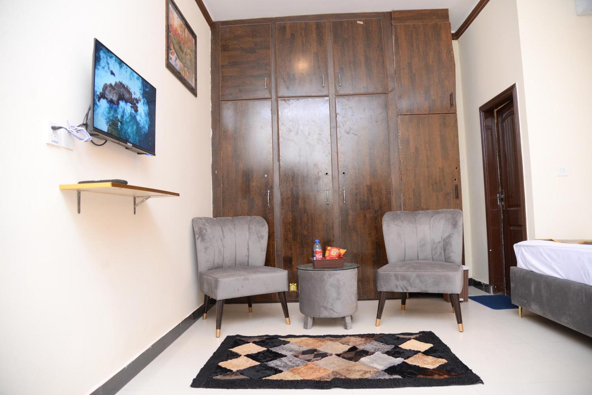 Go Room Hotel Lahore Exterior foto
